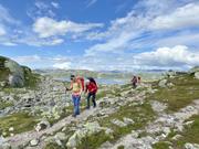 Med Hallingskarvet i bakgrunnen: Knut og Jørund.