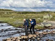 Steingåing av vått parti 2: Tore og Jarle.