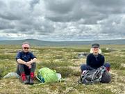 Fornøyde «fruer»: Ingalill og Stine i en pause på vei mot Stigstuv.